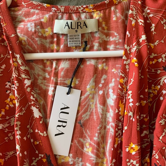 Aura dress, never worn. Fits TTS. Midi floral beauty! - Picture 2 of 3